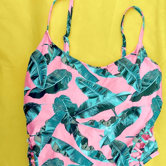 *NEW* JUNIOR PLUS Tropic Palm CORAL Swimsuit - Picture 1 of 12